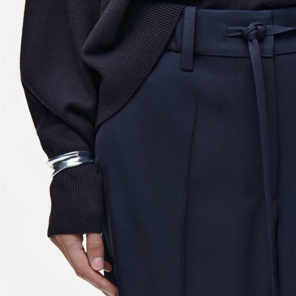 Elegant COS Navy Wide-Leg Women's Trousers Small/36